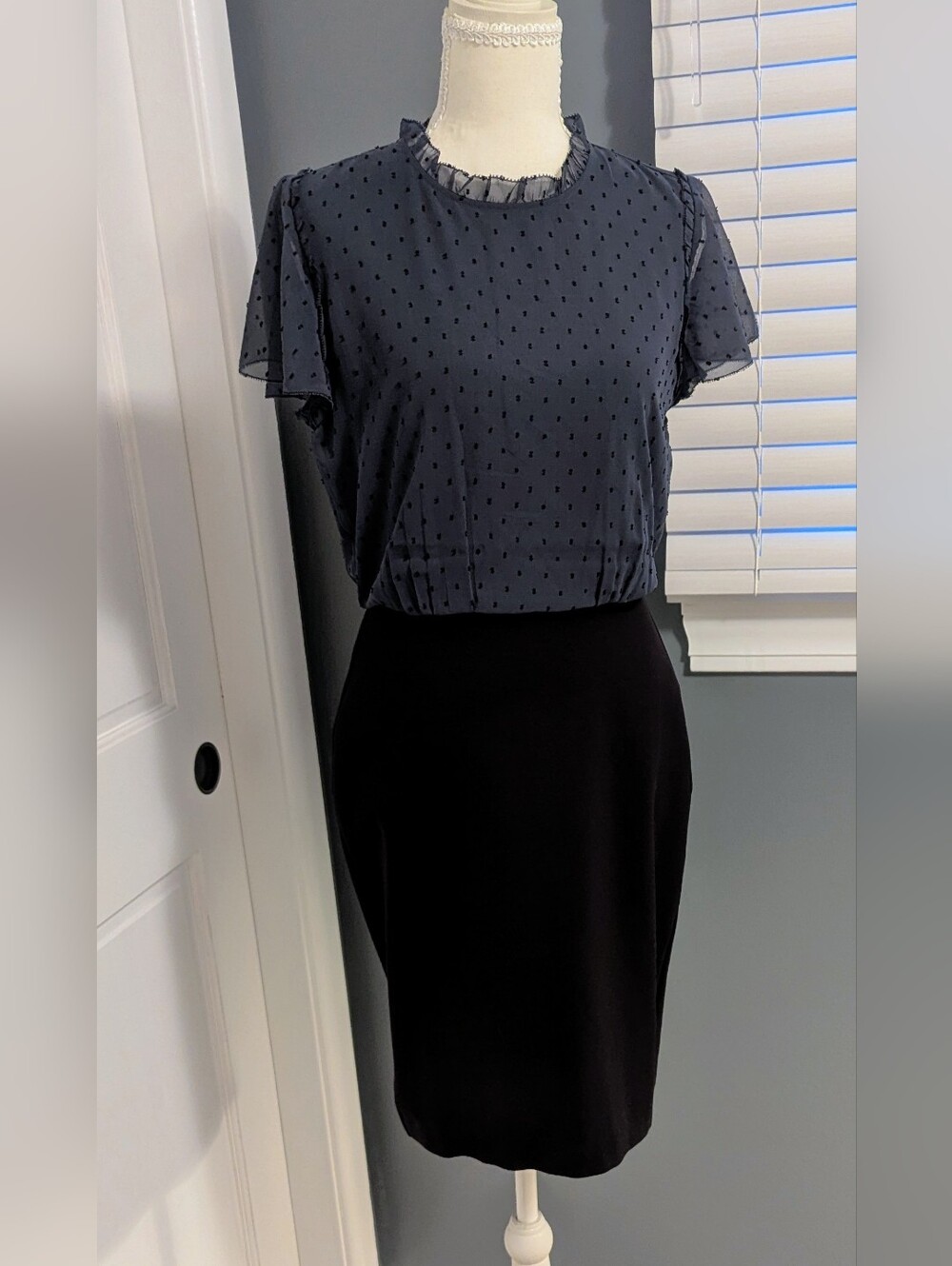 NWT LOFT Dot Ruffle Neck Dress Size 2